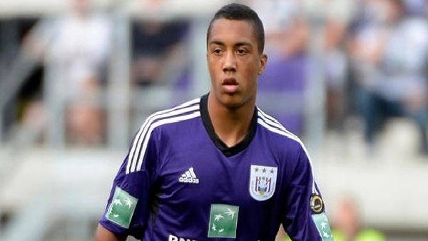 17 yaşındaki Youri Tielemans'tan muazzam bir pas