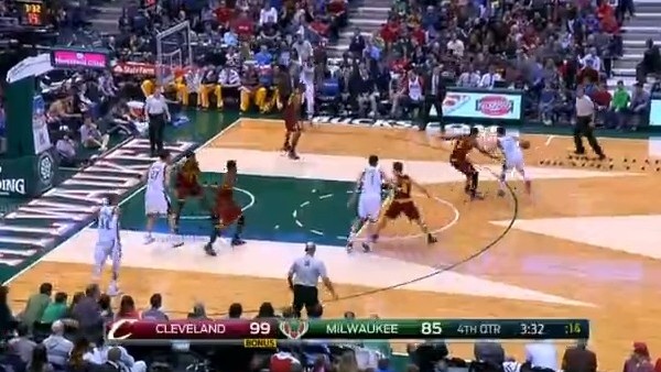 NBA'de gecenin top çalması (23 Mart 2015)