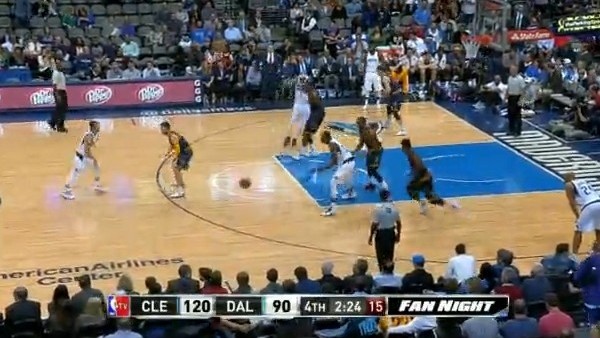 NBA'de gecenin top çalması (11 Mart 2015)