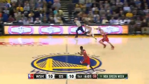 NBA'de gecenin top çalması (24 Mart 2015)