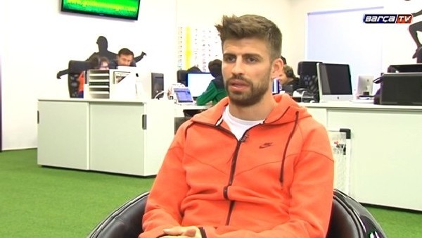 Pique hayranlarıyla mesajlaştı 