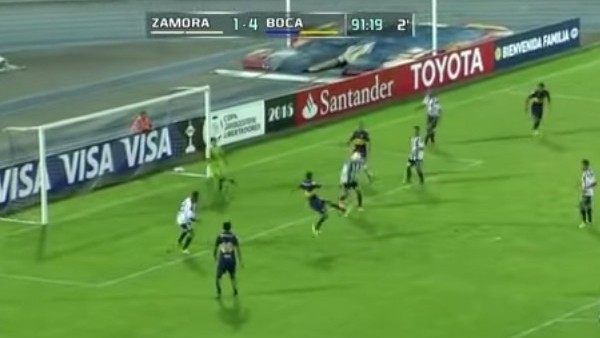 Voleyle kaleciyi avladı!