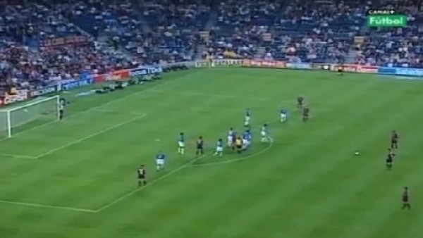 Rivaldo'nun unutulmaz frikik golü!