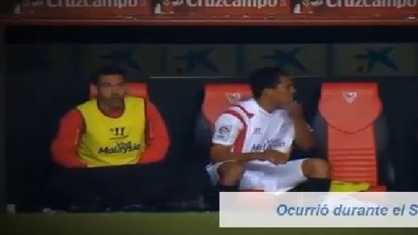 Sevilla'lı Oyuncu Bardağa Tuvaletini Yaptı