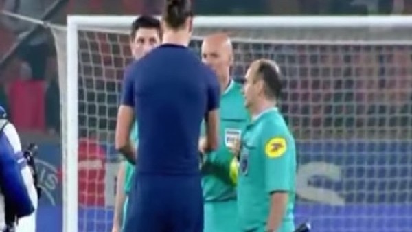 Ibrahimovic Hakemle İnatlaştı, Amacına Ulaştı!