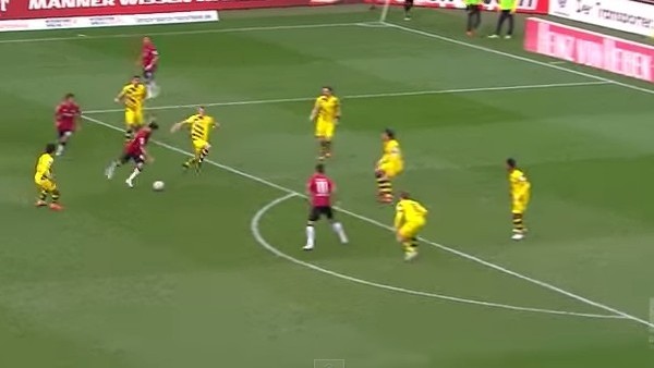 Hannover'li oyuncudan Dortmund'a müthiş gol