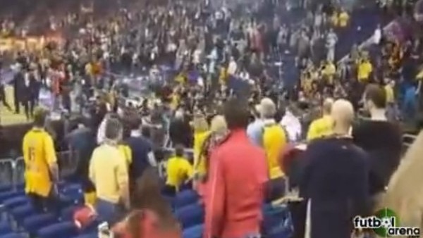 Ergin Ataman mikrofonu aldı, isyan etti!