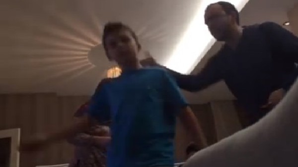 Arif Erdem'den çocuğuna tokat!