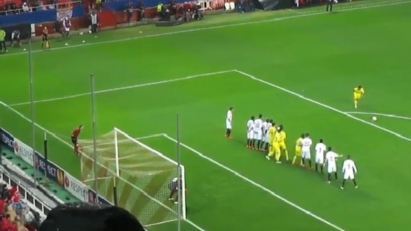 Giovani dos Santos'un frikik golü