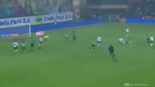 Kaleciden inanılmaz hata