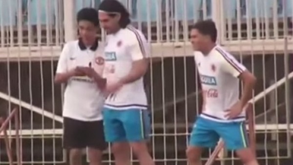 Sahaya daldı, Falcao'yla selfie çekti!