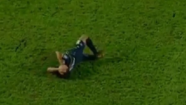 Hakemi kandırmak için neler yaptı neler...