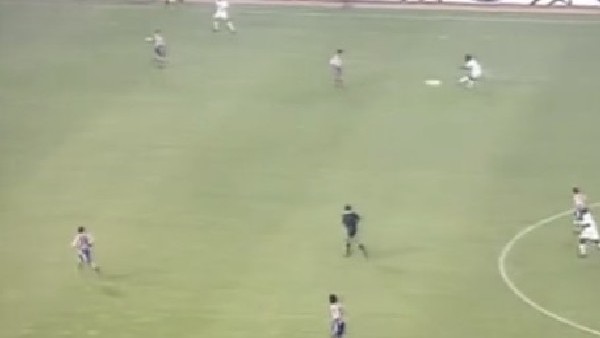 Seedorf'un Real Madrid formasıyla attığı efsane gol