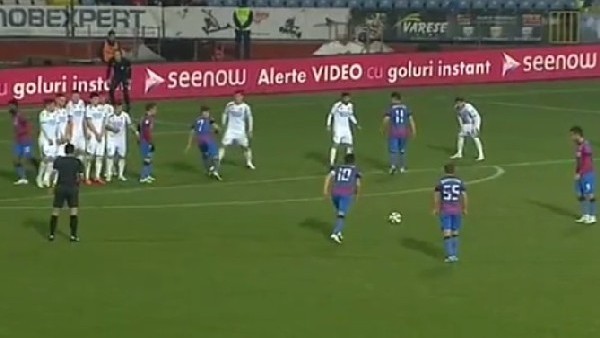 Steaua'lı futbolcudan şık frikik golü