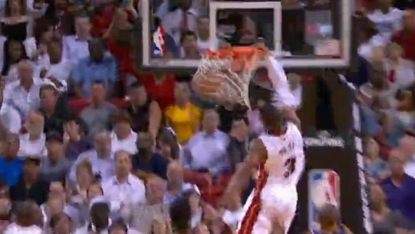 Dwyane Wade, Cavaliers'ı 32 sayıyla vurdu