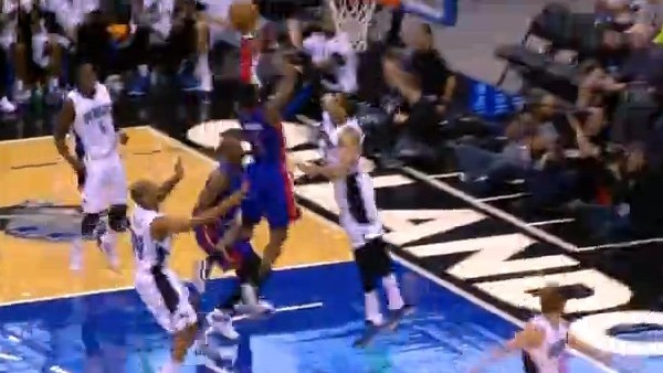 Reggie Jackson'dan triple-double; 26 sayı, 11 ribaunt ve 10 asist