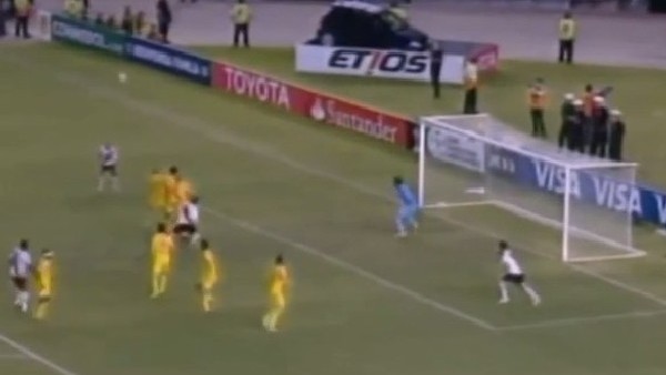 Voleyi öyle bir çaktı ki...