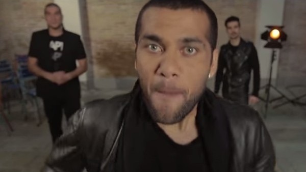 Dani Alves klip yıldızı oldu!