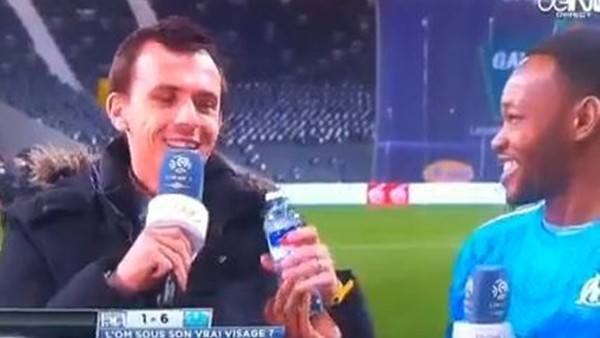 Kaleci su şişesini kurtardı...