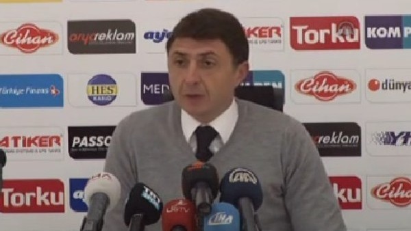 Şota Arveladze, istifa etti