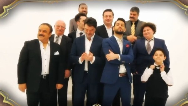 Beyaz ve Ezgi Mola'nın Düğün Atışması