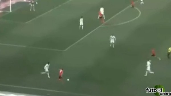 Forlan'dan Mükemmel Asist!