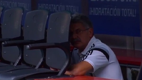 Hakem Tribüne Yolladı, Hoca Uyanıklık Yaptı!