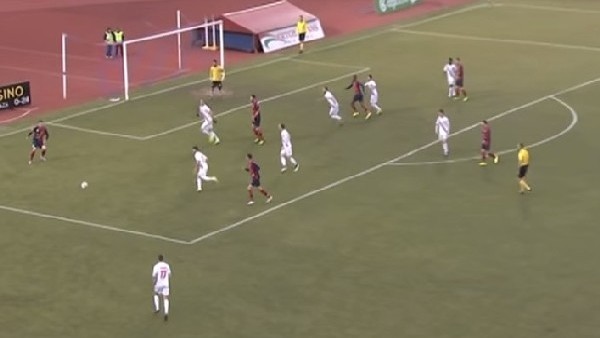 Rakibi şaşırttılar ve golü attılar!