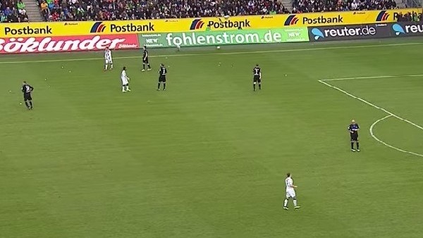 Rakipleri yere düştü, atağı kestiler!