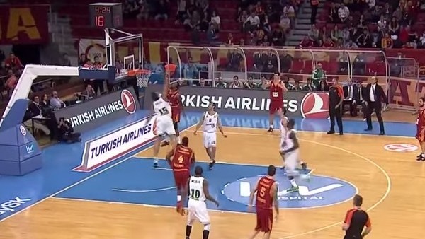 Galatasaraylı yıldız potayı kırıyordu!