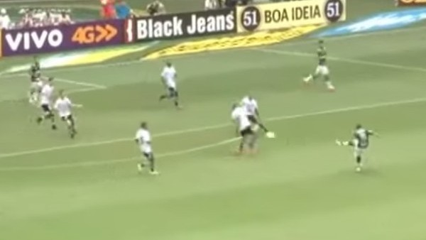 Ceza sahası dışından bombaladı!