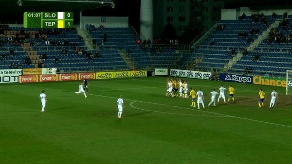 Frikikten ağların tozunu aldı