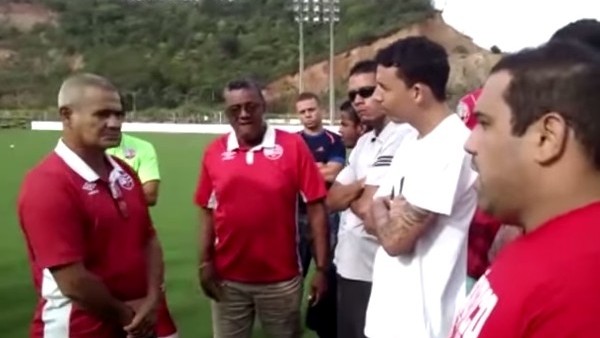 Taraftarlar antrenmanı bastı!