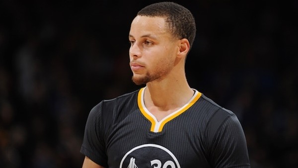 Stephen Curry Yine Yaptı Yapacağını...