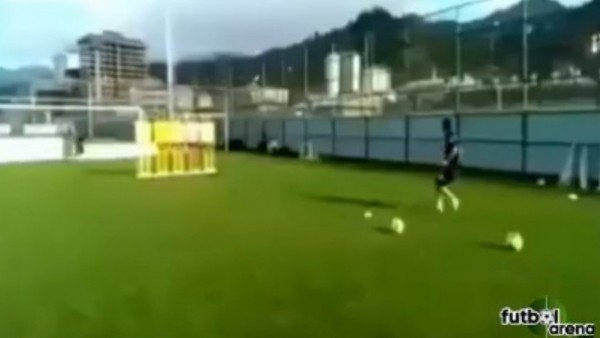 Ali Adnan'dan frikik şov!