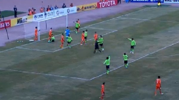 Maradona'ya özendi kırmızıyı gördü!