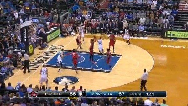 NBA'de gecenin 10 hareketi (2 Nisan 2015)