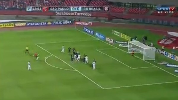 Rogerio Ceni frikikten yine avladı