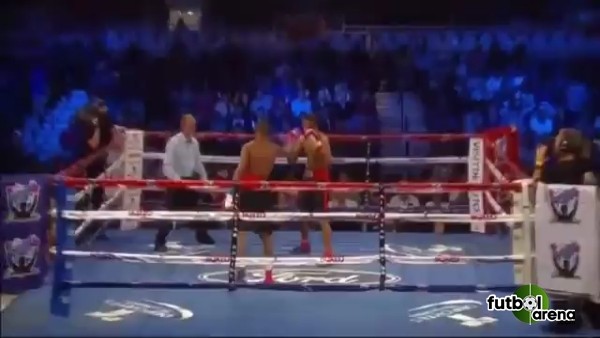 Boks Maçında Görülmemiş Olay