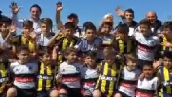 Beşiktaş ve Fenerbahçeli çocuklar birlikte