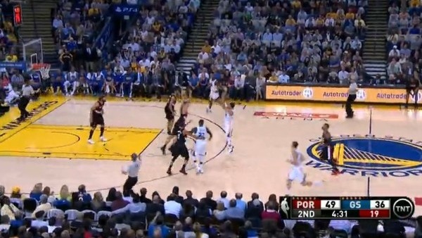 Stephen Curry Rekor Kırdı! 9 Üçlük...