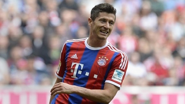 Lewandowski'den çok klas bir vole golü