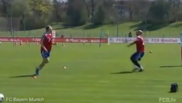 Kaleci Reina'dan müthiş röveşata