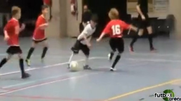 9 yaşında inanılmaz çalımlar!