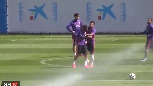 Barcelona'lı futbolcuların neşeli idmanı