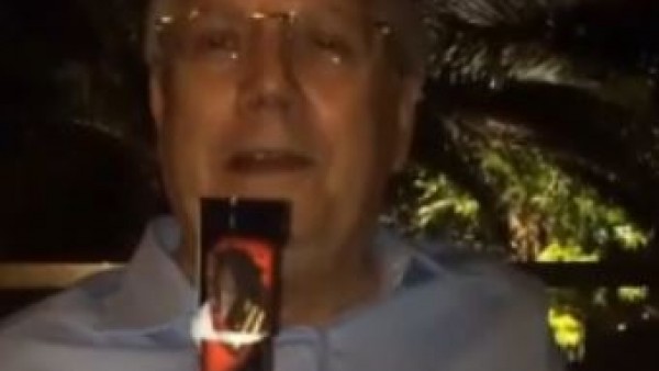 Aziz Yıldırım'dan çikolata reklamı