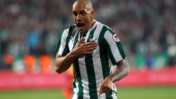 Bursaspor taraftarlarından Fernandao bestesi