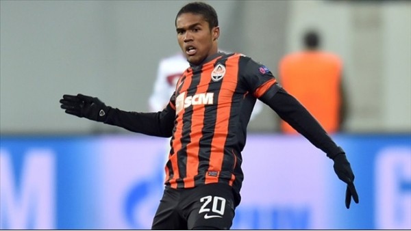 Chelsea'den Douglas Costa'ya 20 milyon sterlin