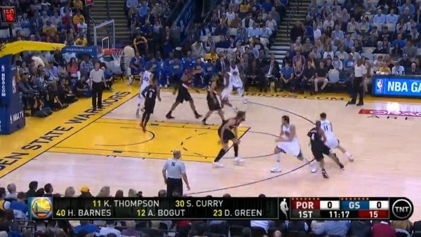 Klay Thompson verdi Andrew Bogut tamamladı