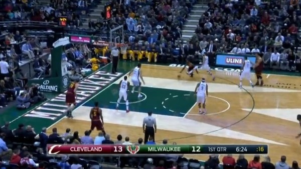 Kyrie Irving'den LeBron'a 'No-Look' pas